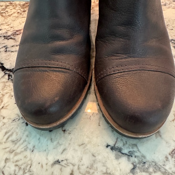 Women’s Ugg wedge shoes black size 6 lovely - Picture 3 of 15